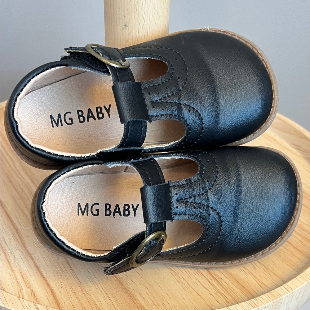 MG Baby Classic Black Toddler Girl Mary Jane Shoes Size 8 (24)